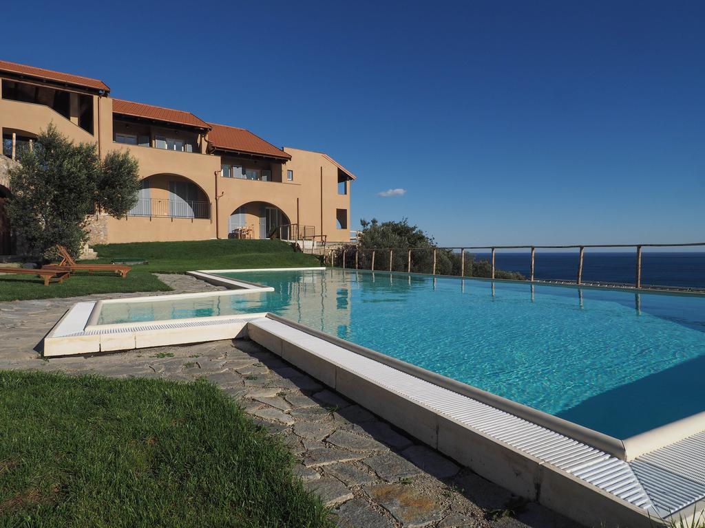Agriturismo "I Castellari" ปิเอตราลิกูเร ภายนอก รูปภาพ