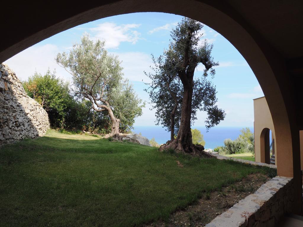 Agriturismo "I Castellari" ปิเอตราลิกูเร ภายนอก รูปภาพ