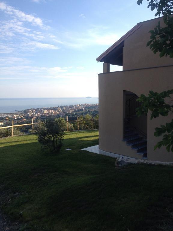 Agriturismo "I Castellari" ปิเอตราลิกูเร ภายนอก รูปภาพ