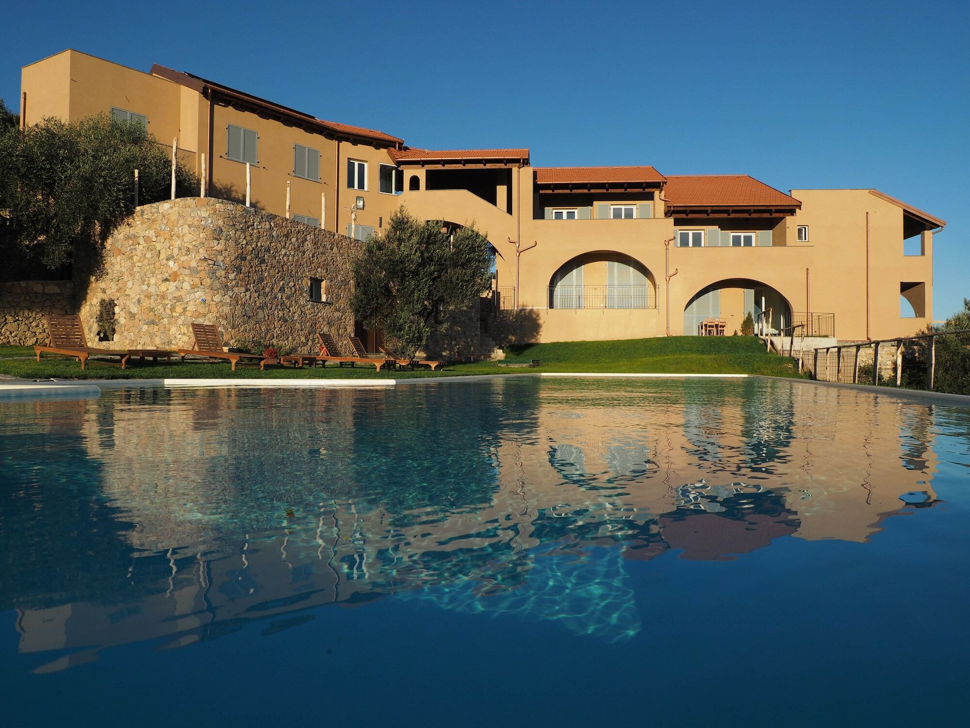 Agriturismo "I Castellari" ปิเอตราลิกูเร ภายนอก รูปภาพ
