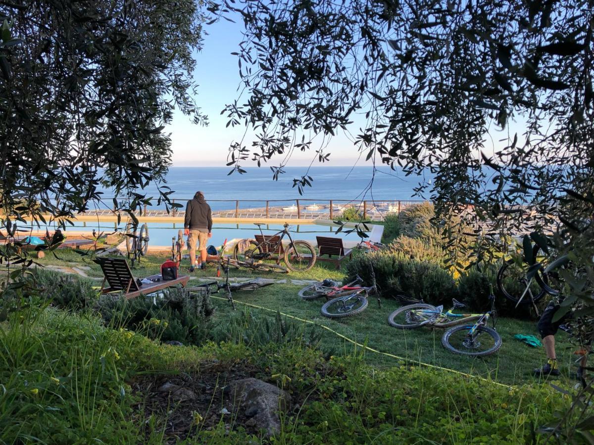 Agriturismo "I Castellari" ปิเอตราลิกูเร ภายนอก รูปภาพ
